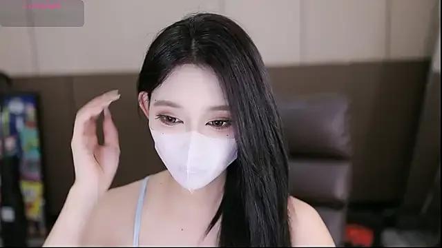 Freechat yaya_1888 on StripChat